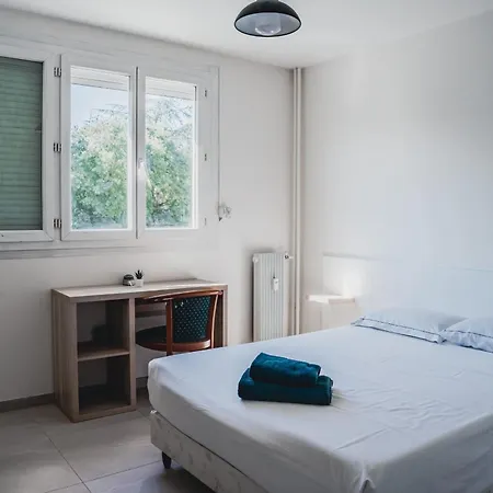 38 M With Balcony In Montpellier