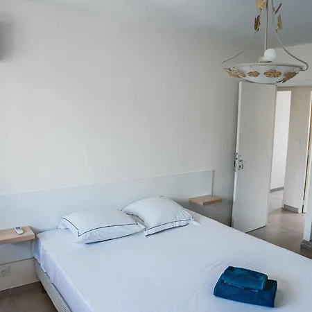 38 M With Balcony In Lägenhet *